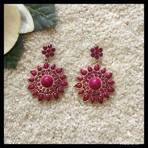 Olivia Welles Teardrop Sunburst Earrings NWOT